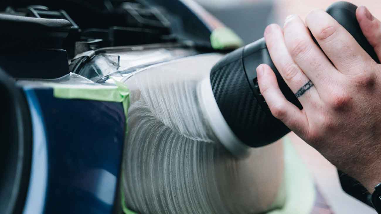 Polerowanie Reflektorów: Poradnik Krok po Kroku do Regeneracji Zmatowiałych Lamp